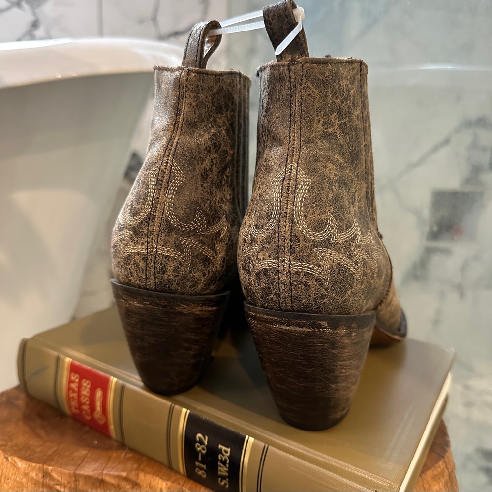 Lucchese Brown Distressed Leather Western Ankle Boots Womens 9 M - Picture 9 of 12